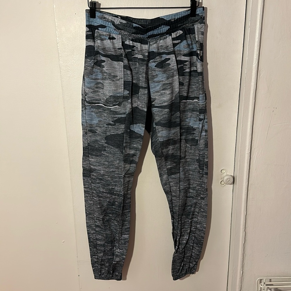 Terez blue camo jogger sweats
